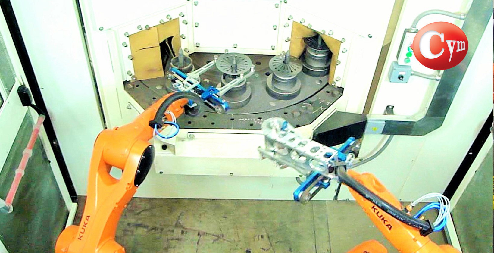 shot-peening-de-discos-de-embragues-carga-automatica-con-robots-cymmaterialesSA4