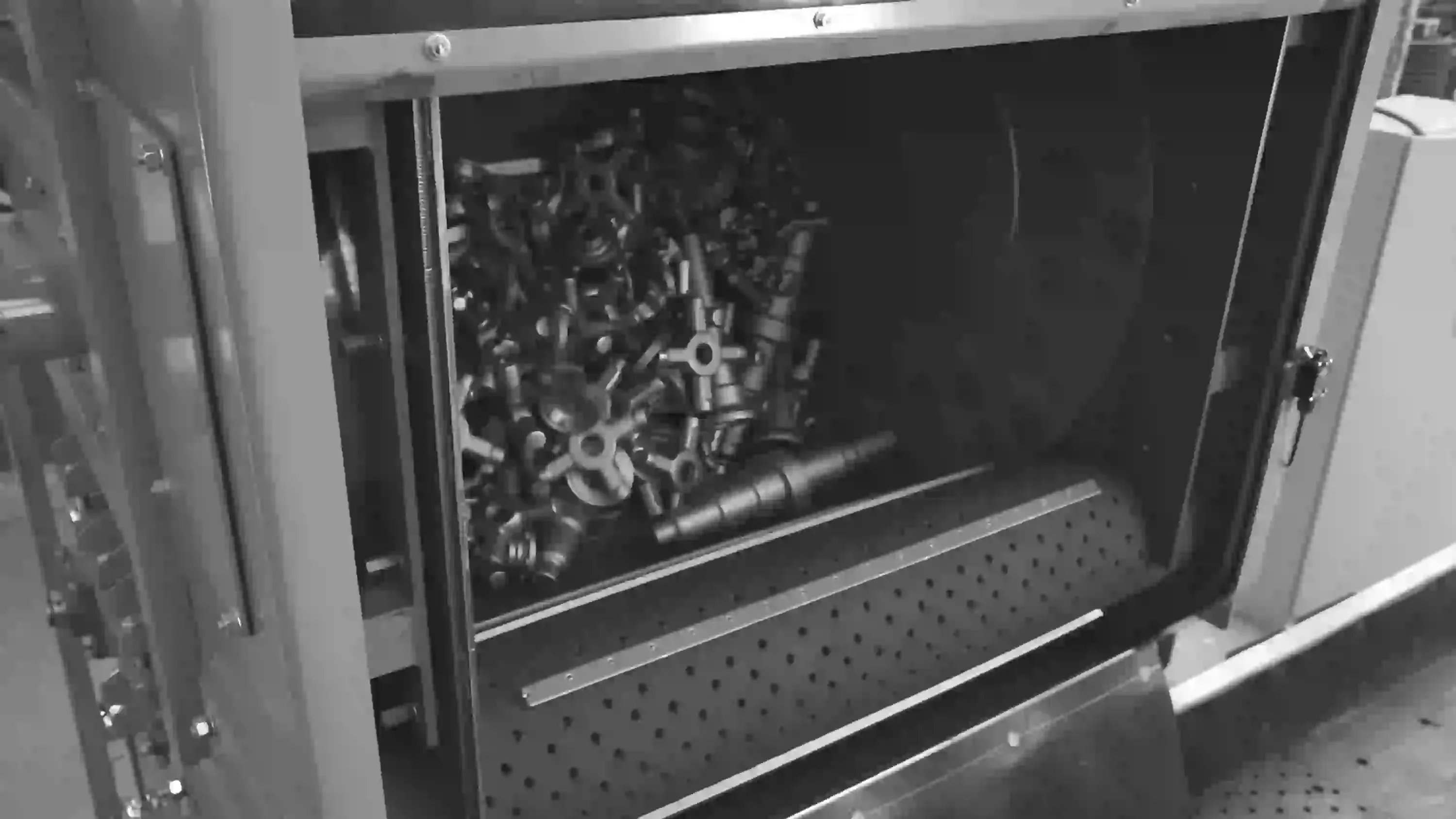 Granalladora de cinta rotativa Tumblast LT600G